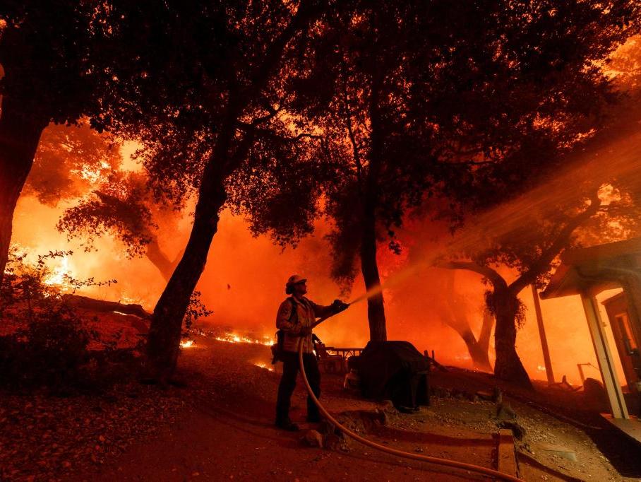 Southern California Wildfires Explode: Over 100,000 Acres Burned, Thousands Evacuated